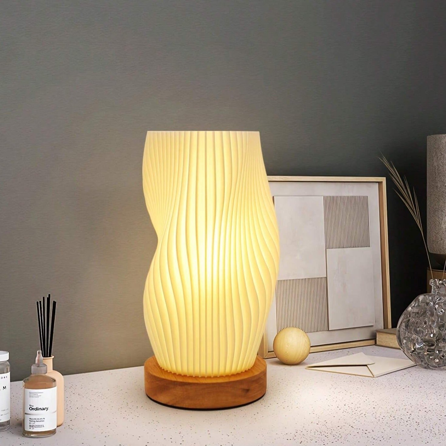 Wave LED Lamp for a Relaxing Ambience