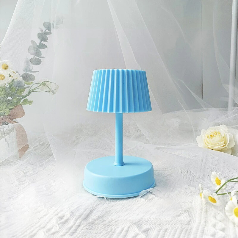 Compact Kids Table Lamp for Fun Bedside Lighting