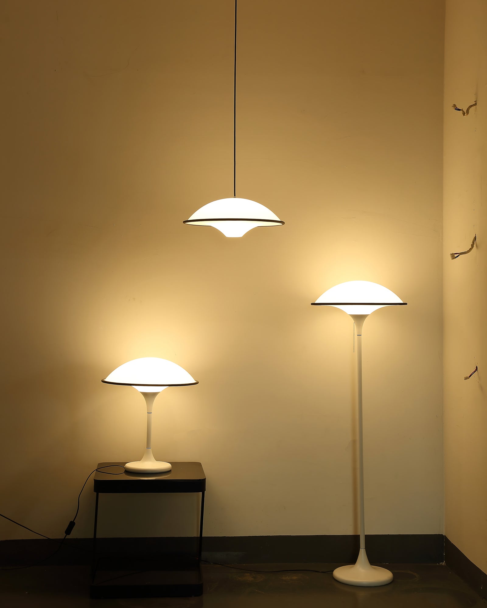 Modern Table Lamp for a Warm Inviting Ambience