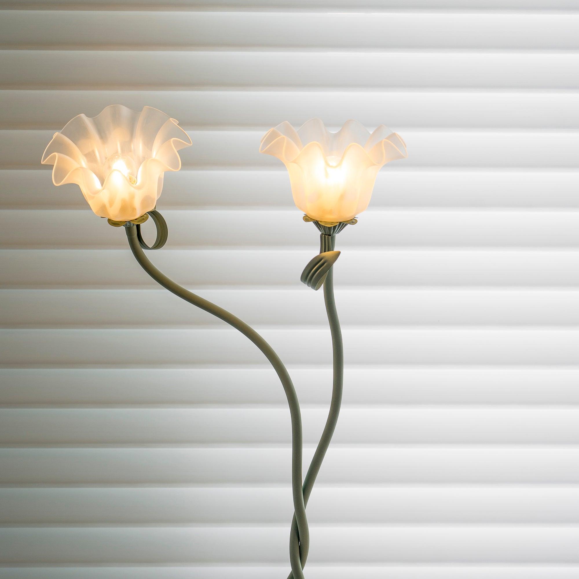 Floral LED Table Lamp for Elegant Ambience