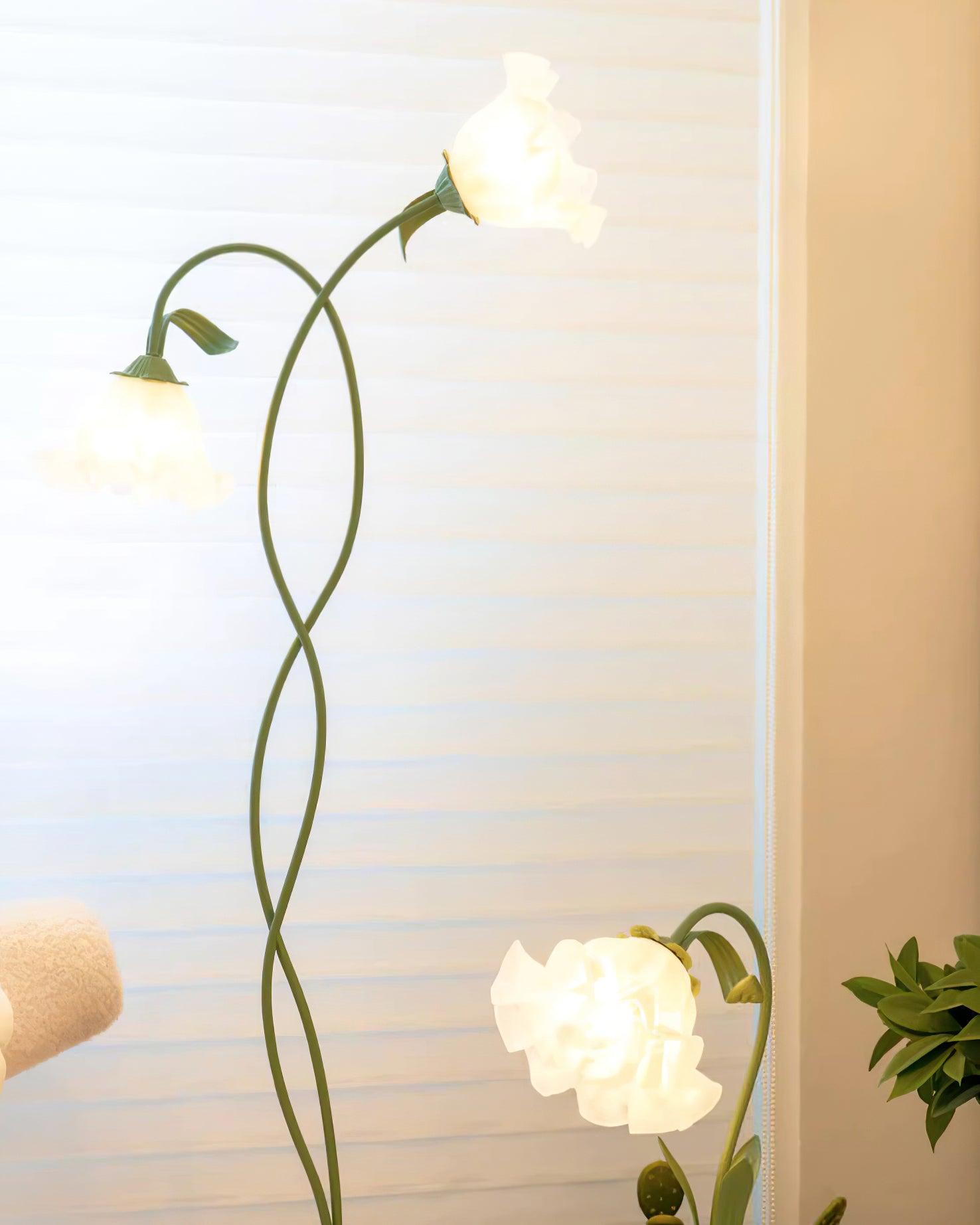 Floral LED Table Lamp for Elegant Ambience
