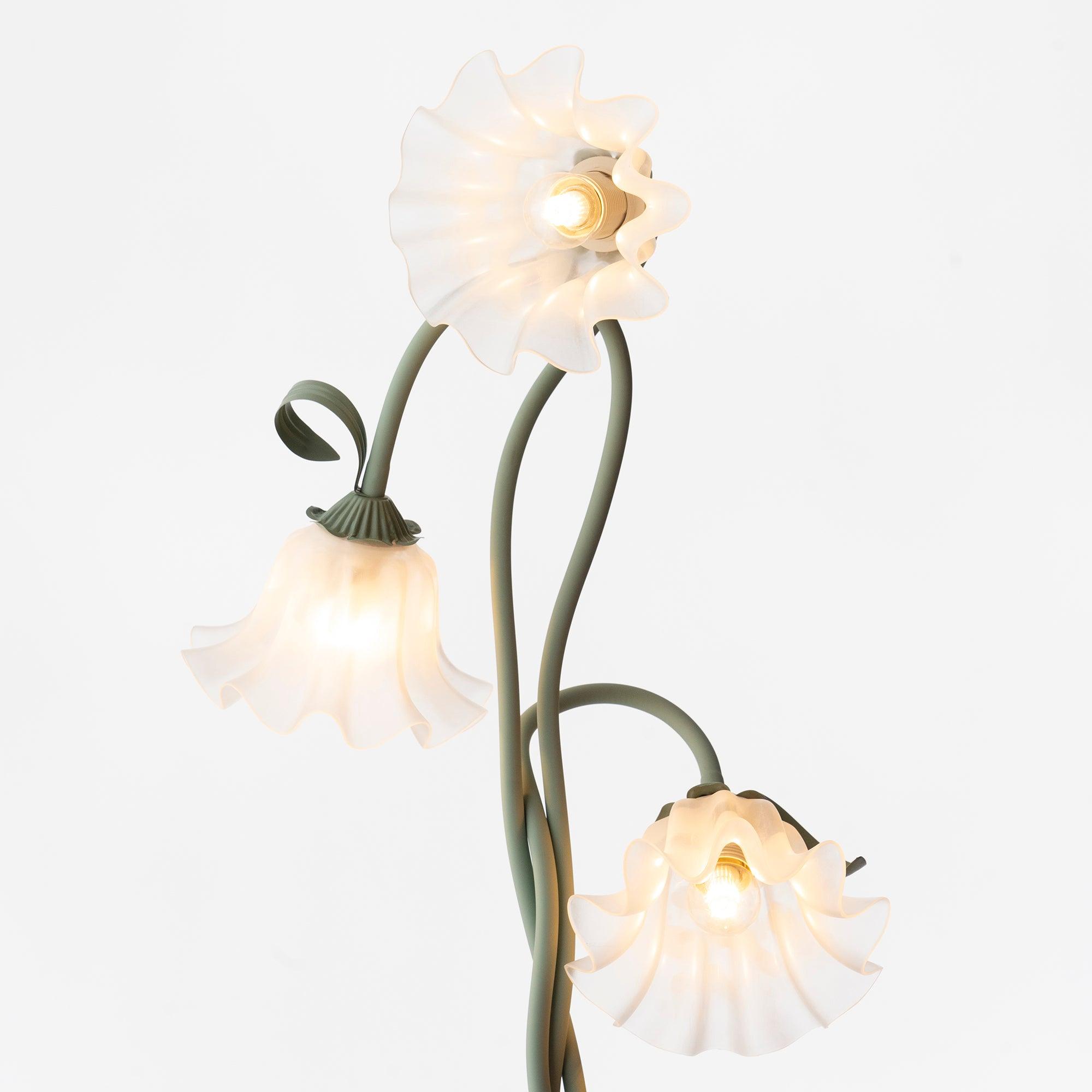 Floral LED Table Lamp for Elegant Ambience