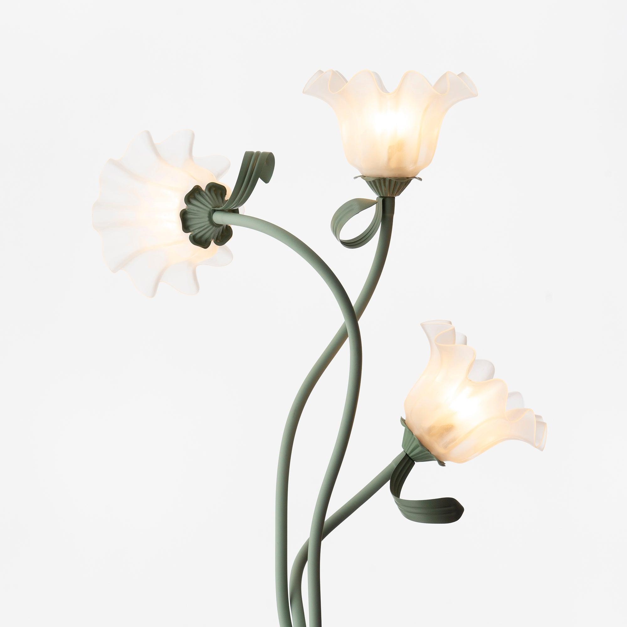 Floral LED Table Lamp for Elegant Ambience