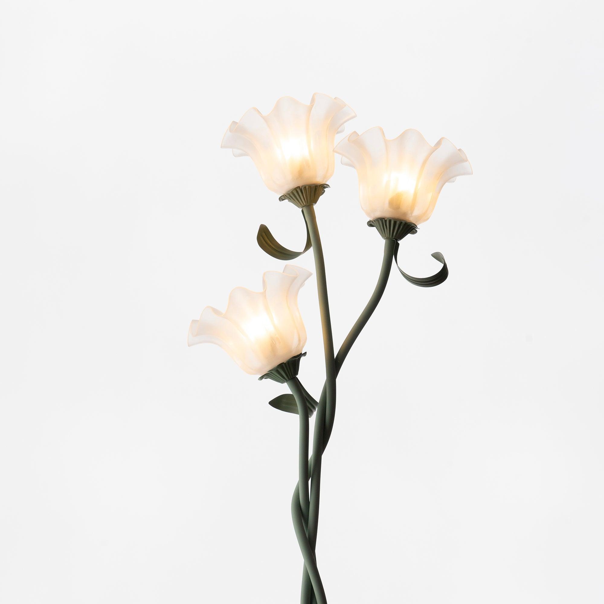 Floral LED Table Lamp for Elegant Ambience