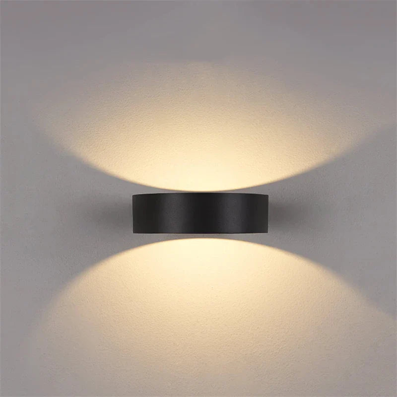 Adjustable Outdoor Wall Lamp