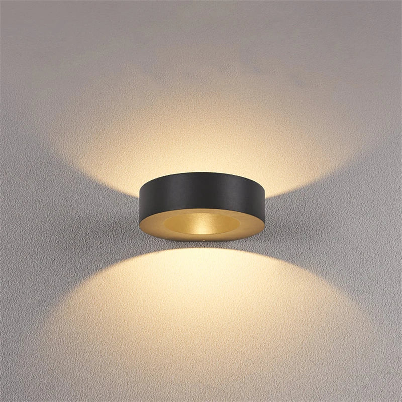 Adjustable Outdoor Wall Lamp