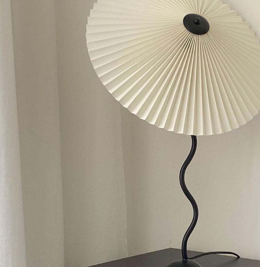 Curved LED Table Lamp for Ambient Lighting