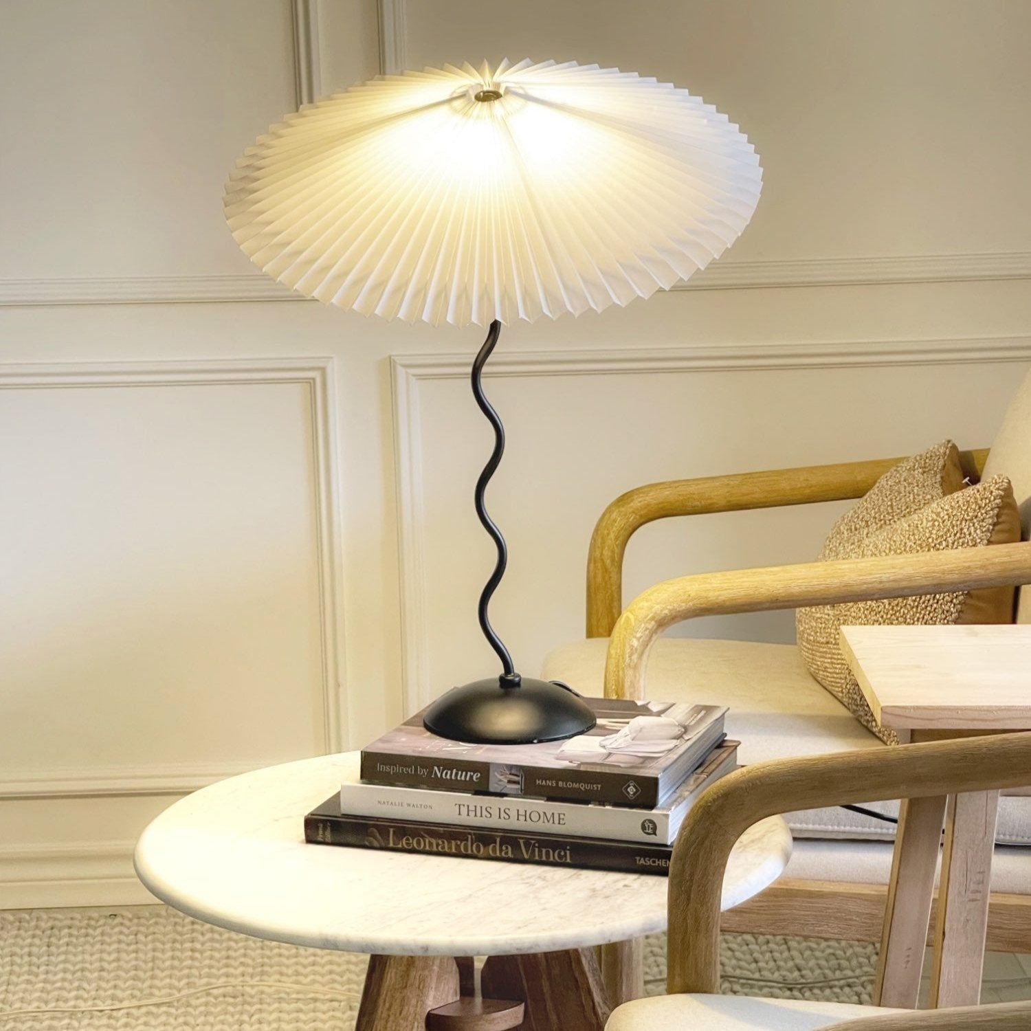 Curved LED Table Lamp for Ambient Lighting