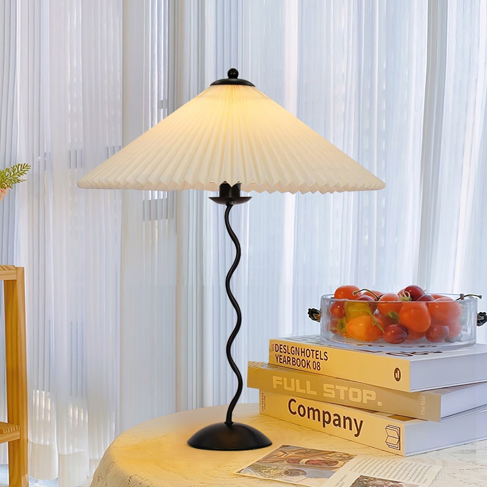 Curved LED Table Lamp for Ambient Lighting