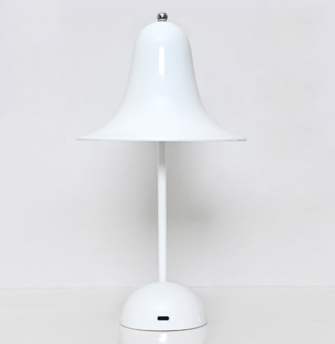 Wireless Table Lamp for an Elegant Ambience