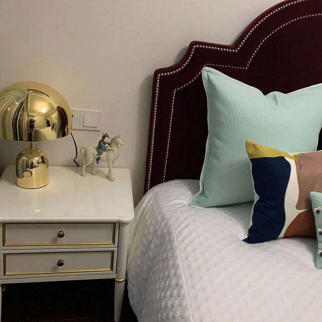 Bell-Shaped Table Lamp for a Soft Elegant Glow