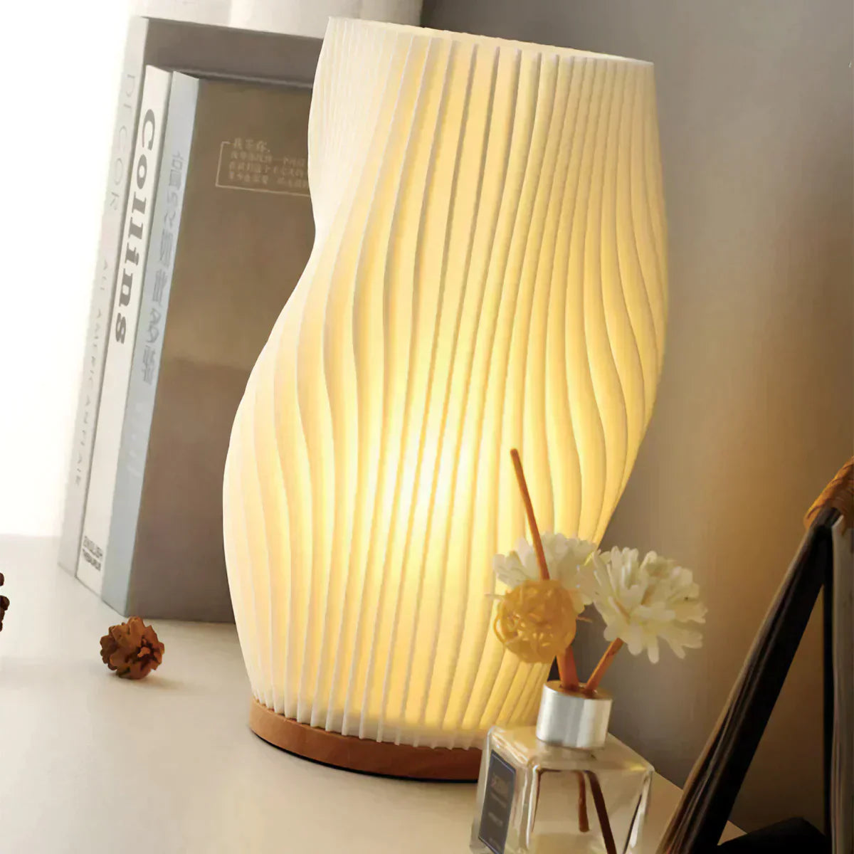 Wave LED Lamp for a Relaxing Ambience