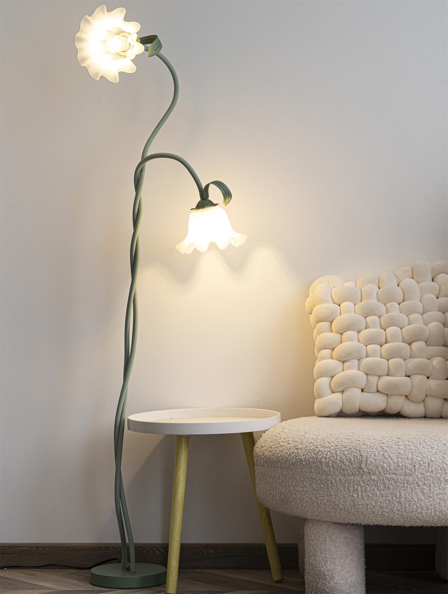 Floral LED Table Lamp for Elegant Ambience