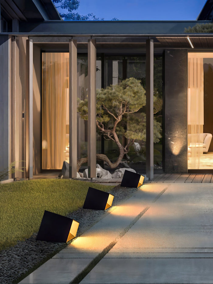 Compact Solar Garden Lamp for Pathways