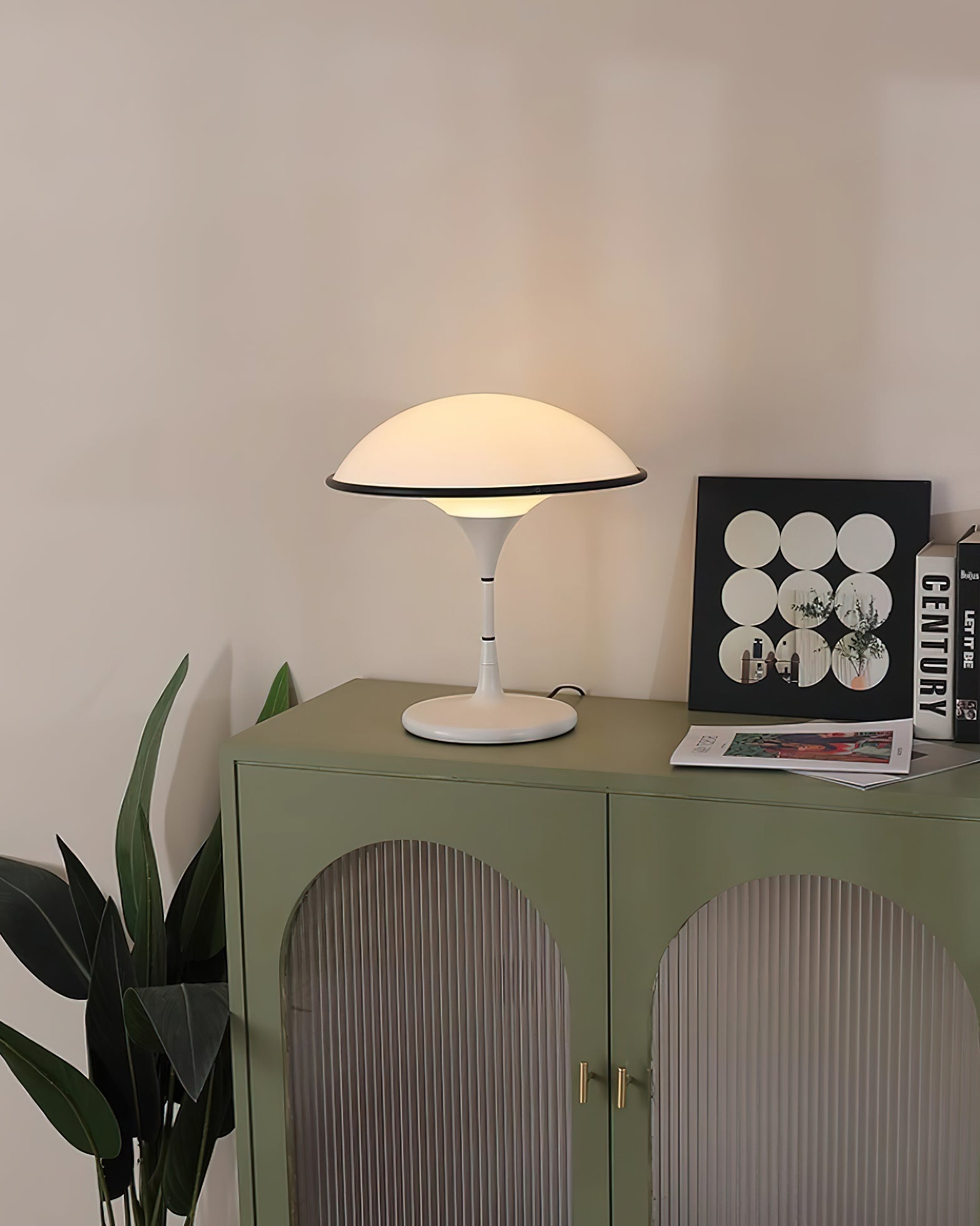 Retro Table Lamp with Chic Black Finish