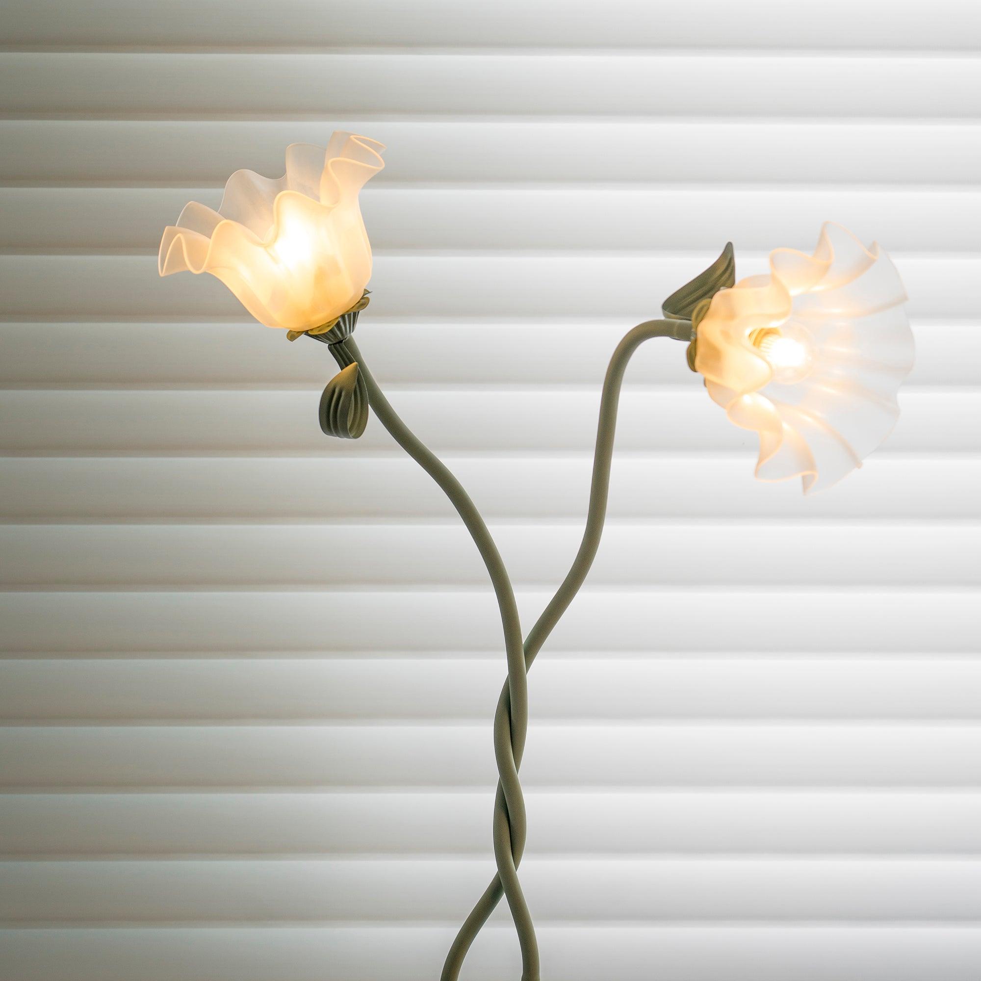 Floral LED Table Lamp for Elegant Ambience