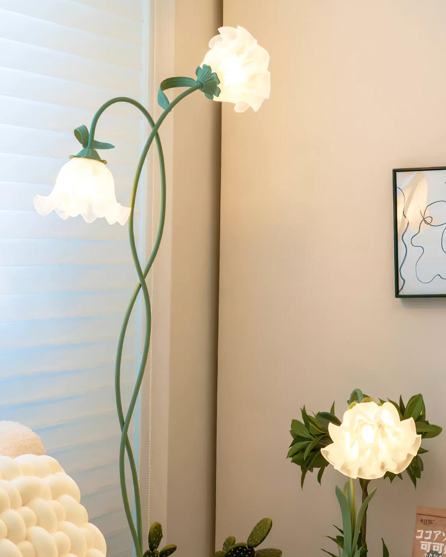 Floral LED Table Lamp for Elegant Ambience