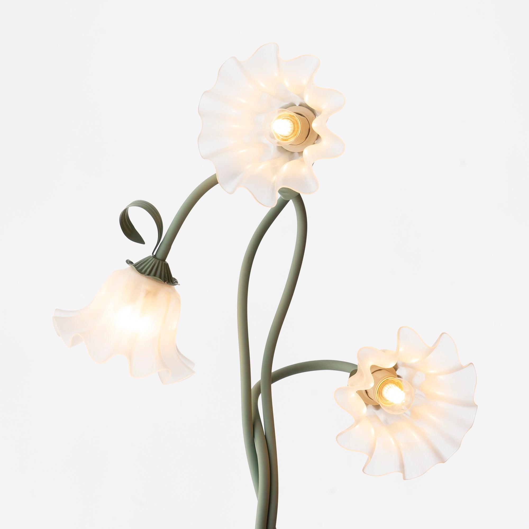 Floral LED Table Lamp for Elegant Ambience