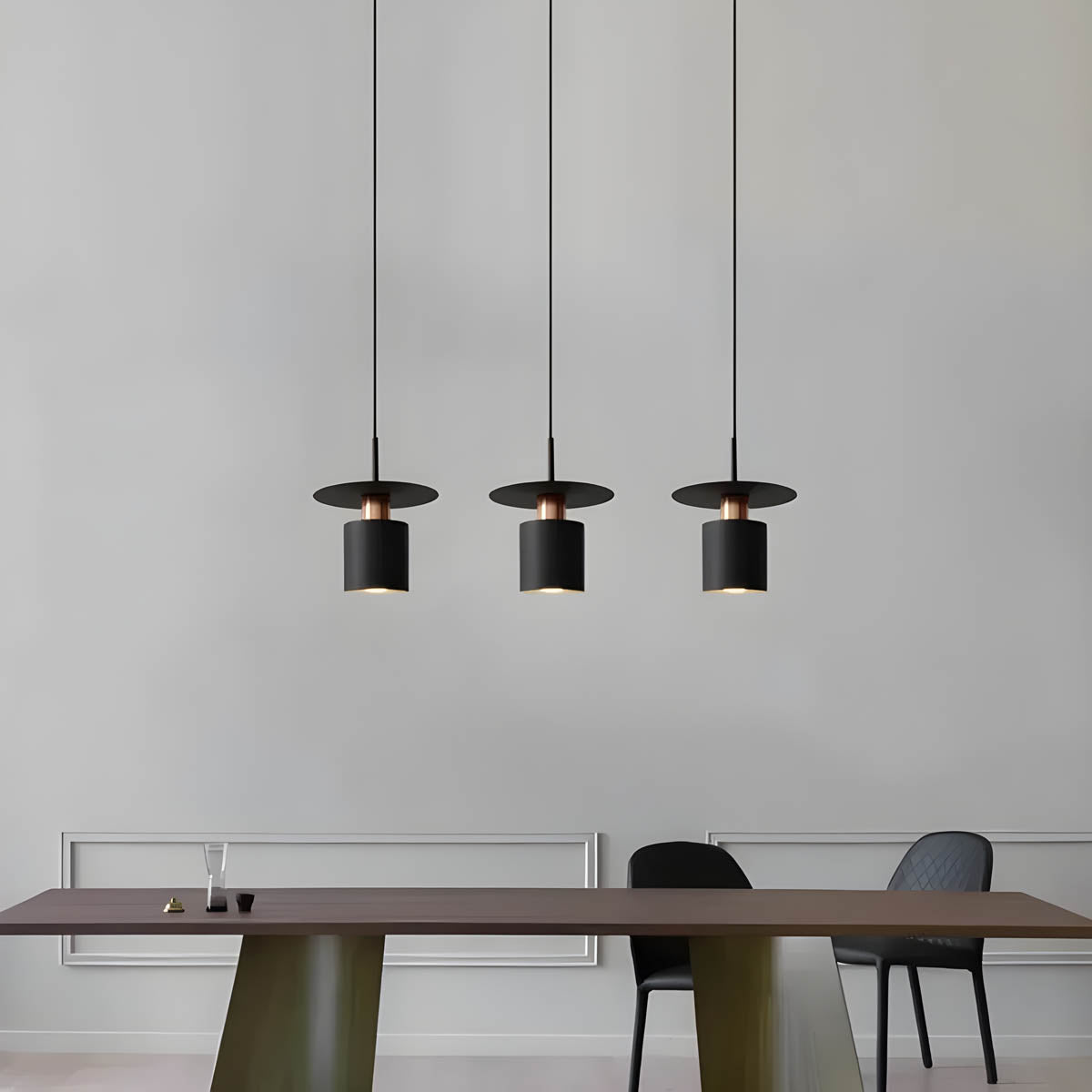 Linear Pendant Lamp for a Sleek Lighting Effect