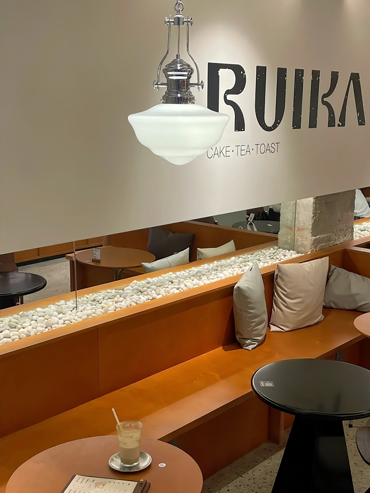 Classic Pendant Lamp for Timeless Elegance