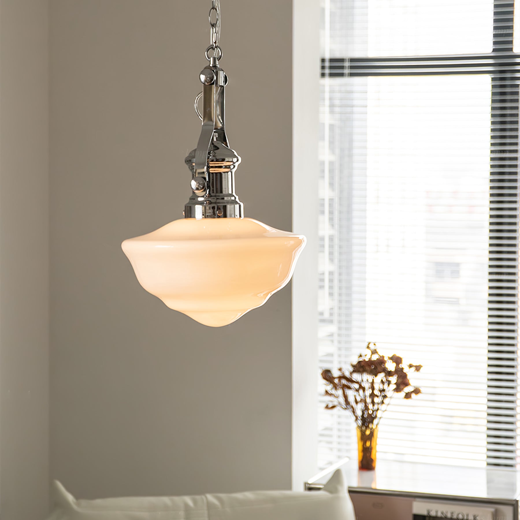 Classic Pendant Lamp for Timeless Elegance