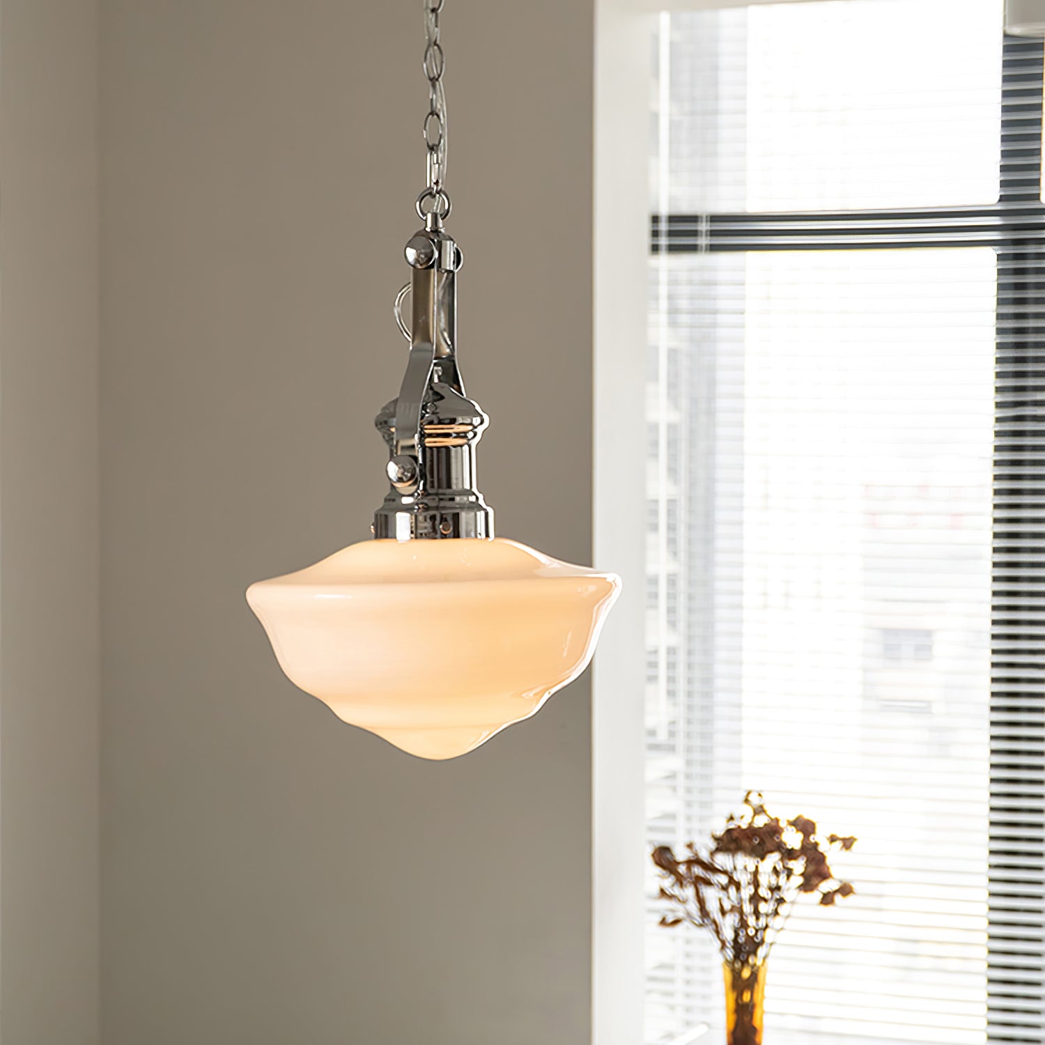 Classic Pendant Lamp for Timeless Elegance