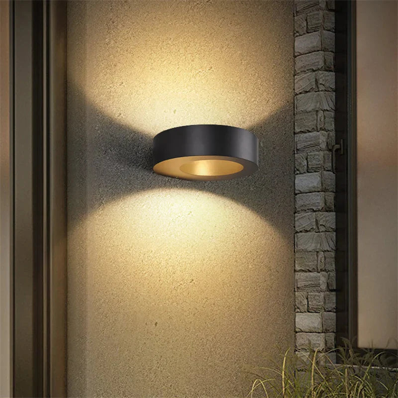 Adjustable Outdoor Wall Lamp