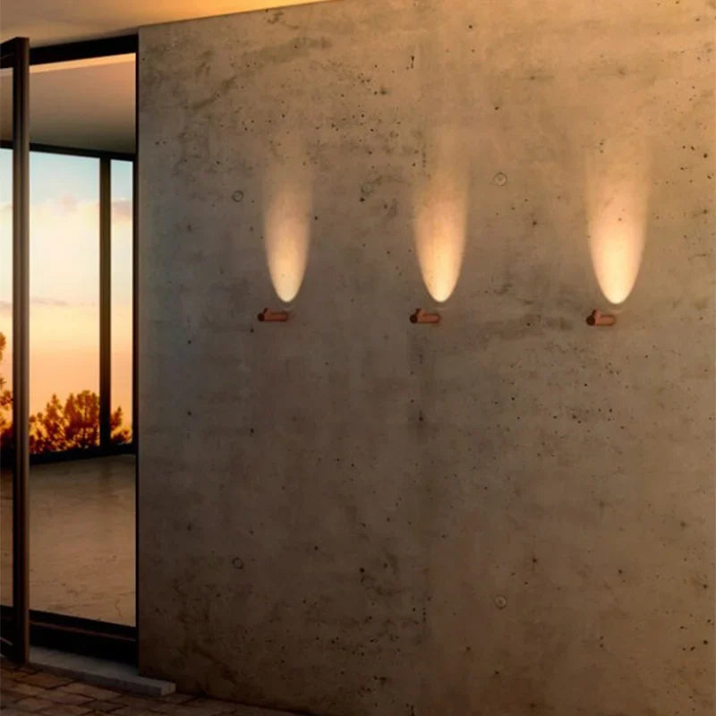 Versatile Outdoor Wall Lighting Fixture