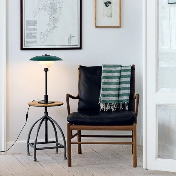 Multi-Level Metal Table Lamp for Stylish Ambience